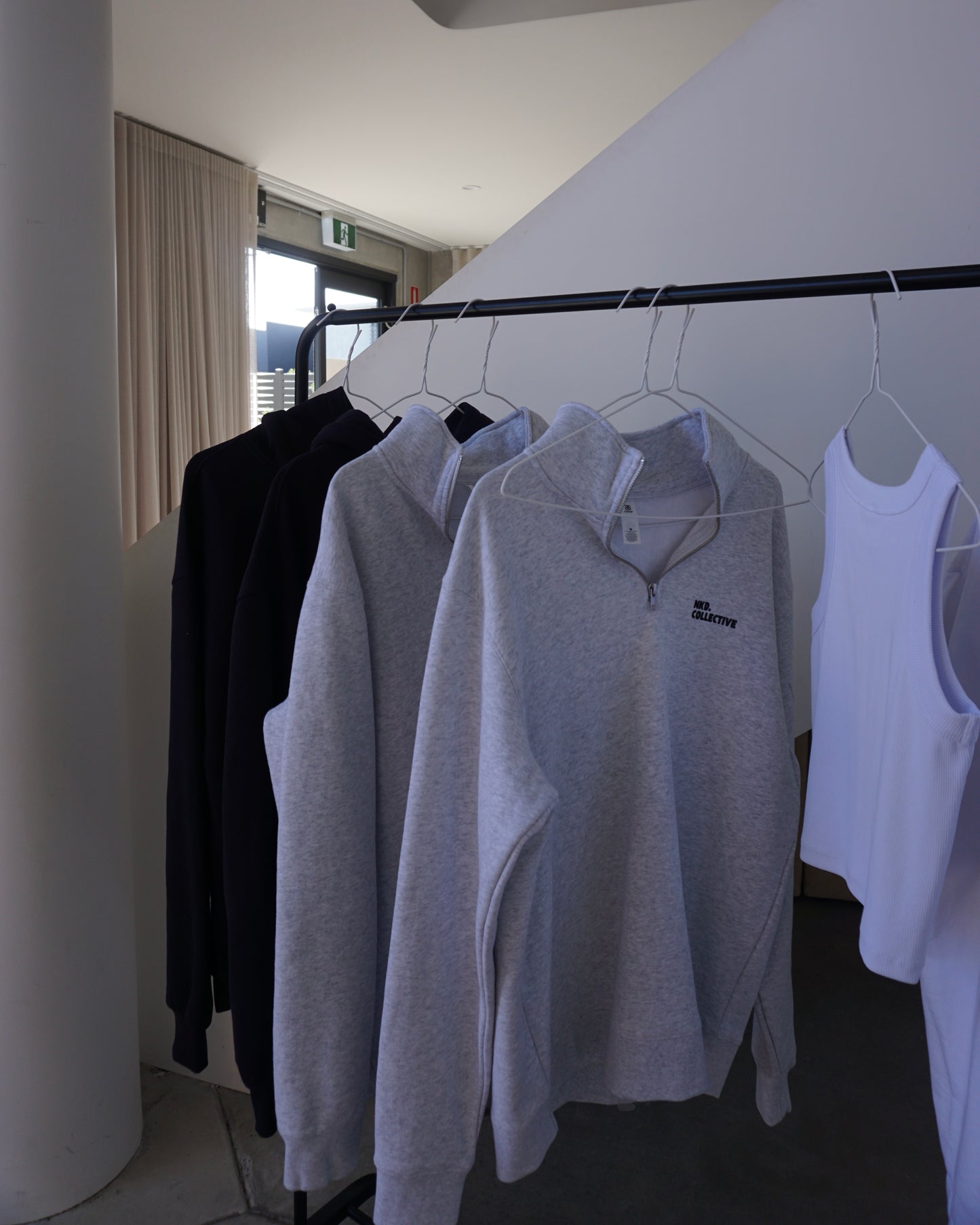 core quarter zip - white marle